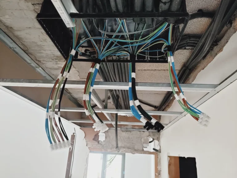 Canalización y cableado bajo forjado en obra nueva